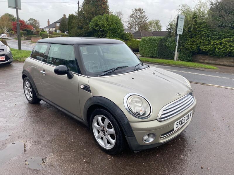 View MINI HATCH 1.6 COOPER  *HALF LEATHER TRIM*