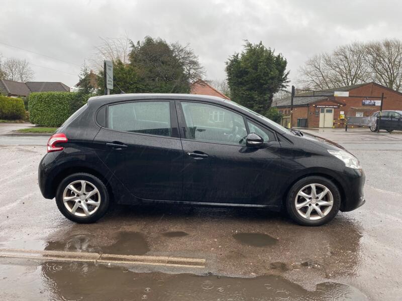 View PEUGEOT 208 1.6 e-HDi ACTIVE * £0 ZERO ROAD TAX * FULL SERVICE HISTORY * 1 PREVIOUS OWNER *