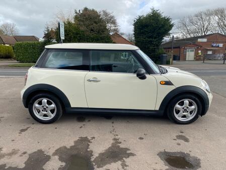 MINI HATCH 1.4 One Hatch * last owner 9 years * full service history *