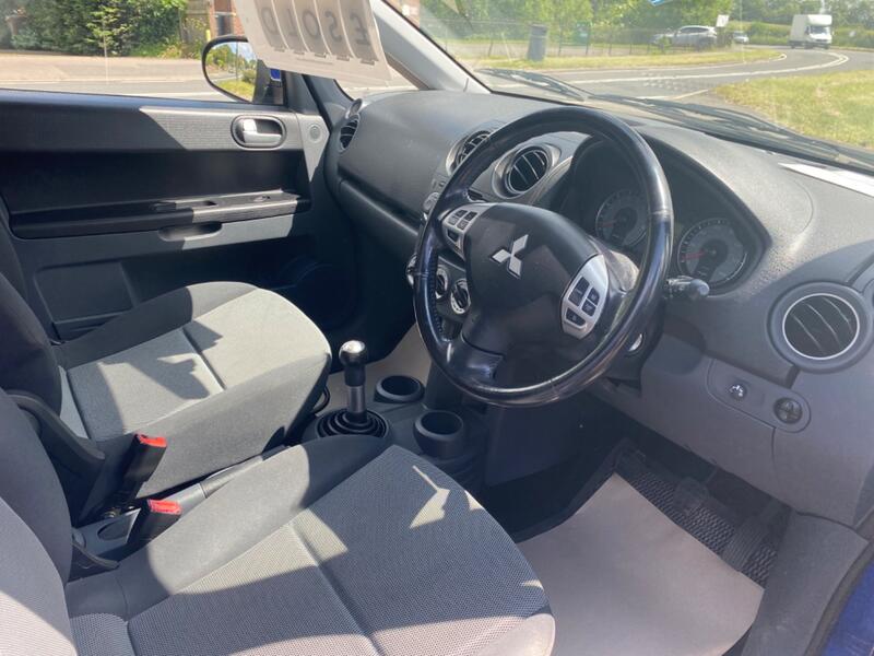 MITSUBISHI COLT