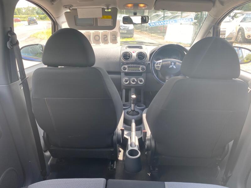 MITSUBISHI COLT