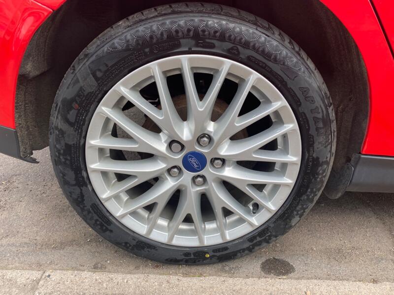 FORD FOCUS
