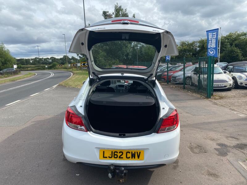 VAUXHALL INSIGNIA