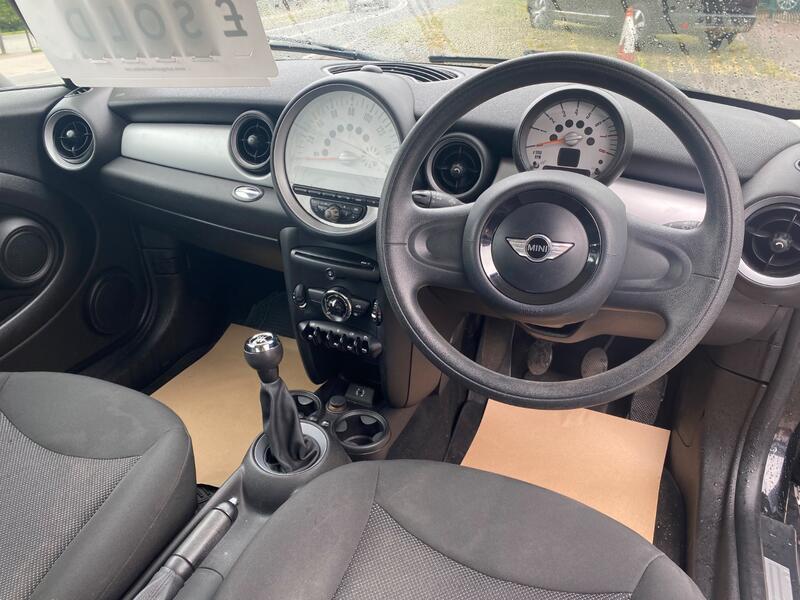 MINI HATCH