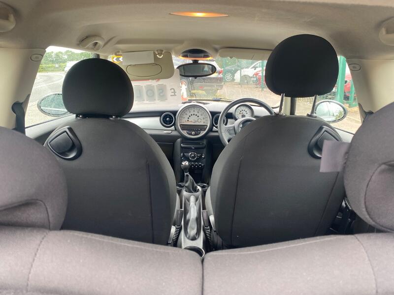 MINI HATCH