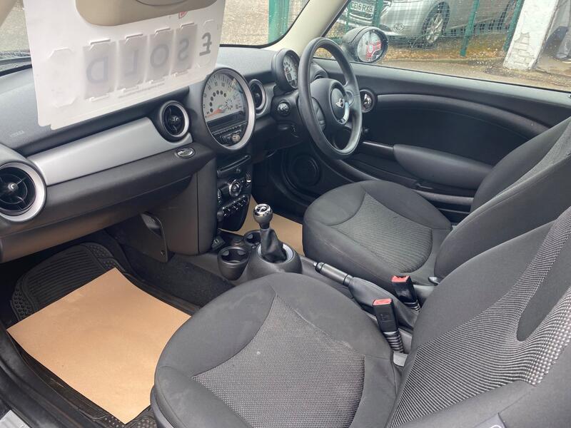 MINI HATCH