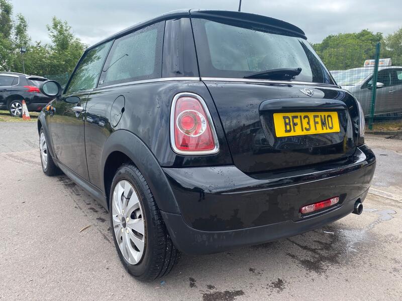 MINI HATCH