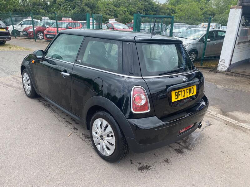 MINI HATCH