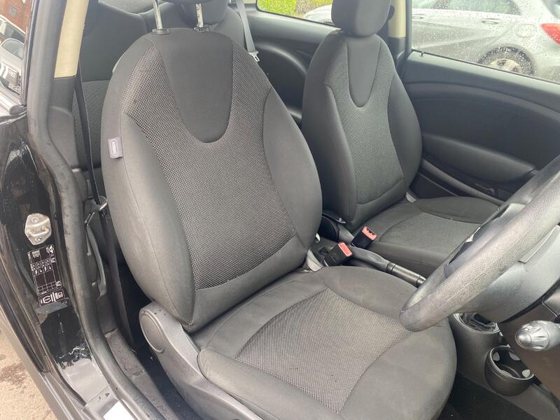 MINI HATCH