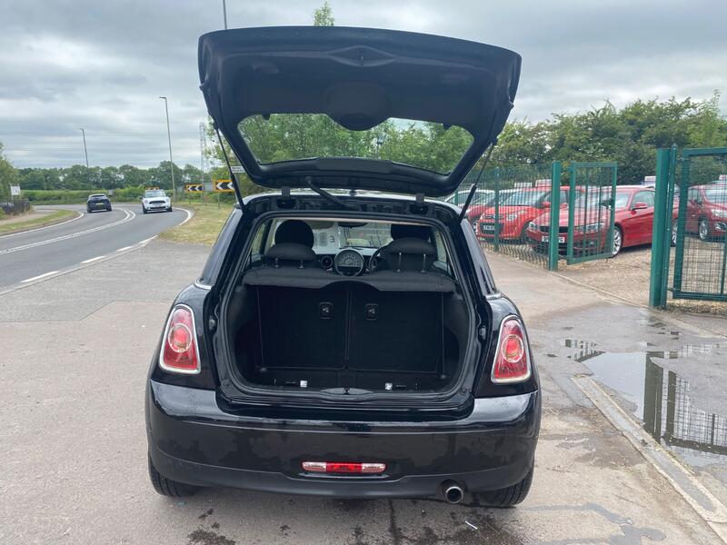 MINI HATCH