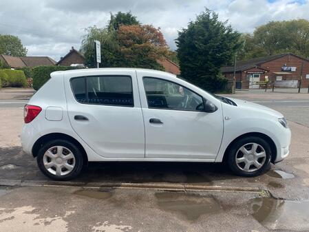 DACIA SANDERO 1.2 Ambiance 1.2 16V 75