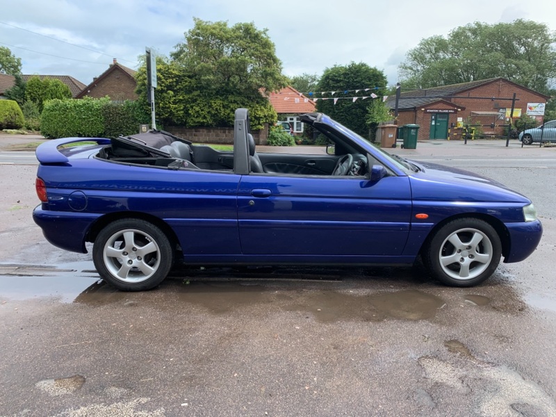 View FORD ESCORT 1.8 GHIA 16V 115PS CABRIOLET**FULL LEATHER TRIM**LAST OWNER 11 YEARS**