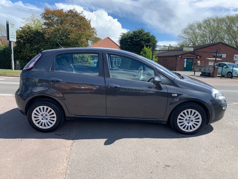 View FIAT PUNTO EVO 1.4 DYNAMIC