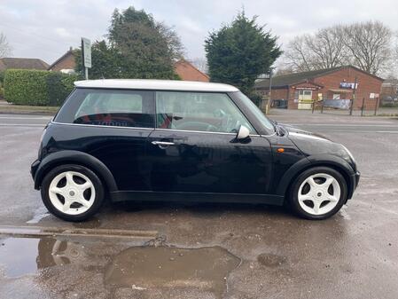 MINI HATCH COOPER 1.6 * SERVICE HISTORY *