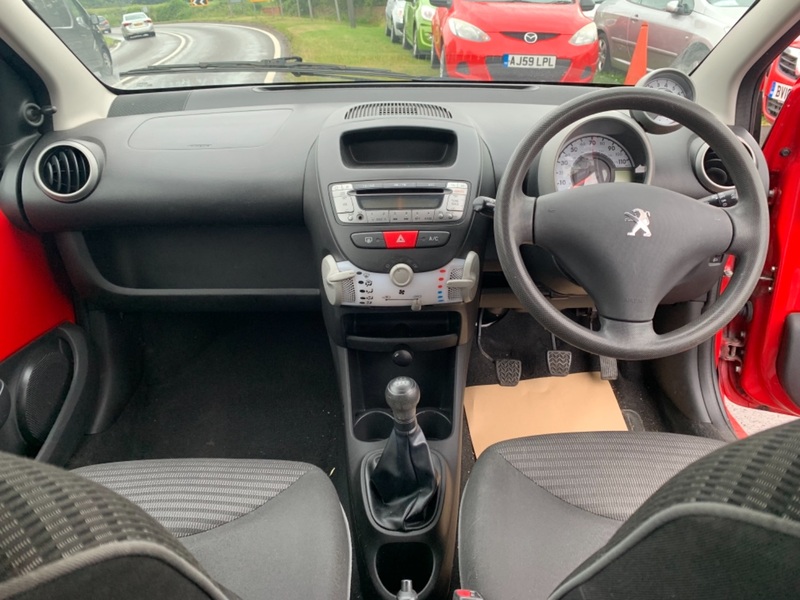 PEUGEOT 107