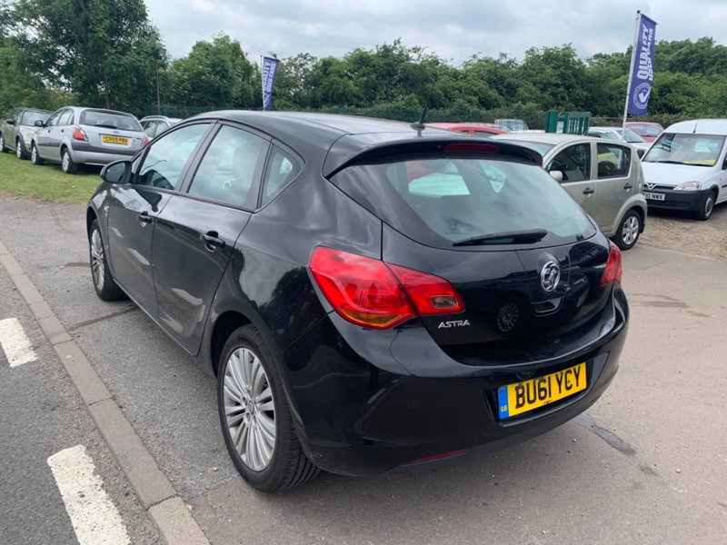 VAUXHALL ASTRA