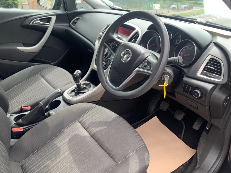 VAUXHALL ASTRA