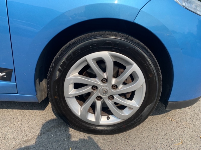 RENAULT MEGANE