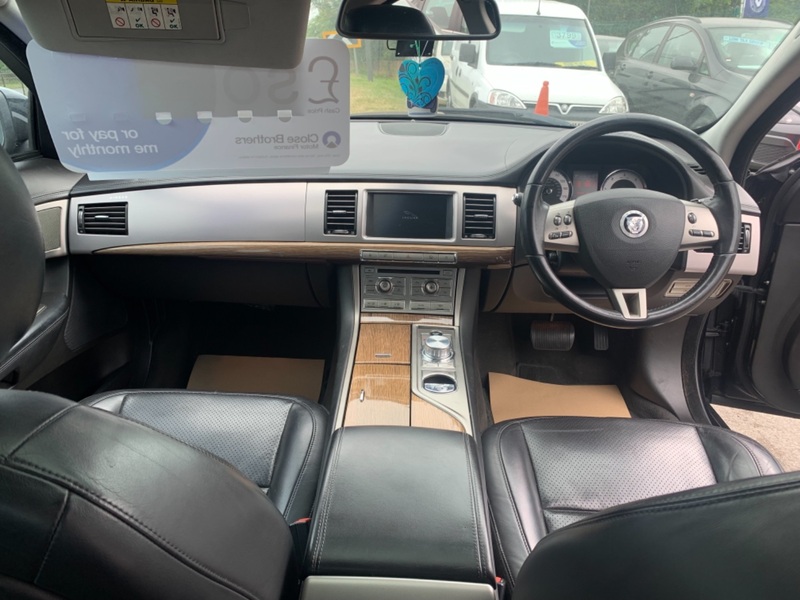 JAGUAR XF