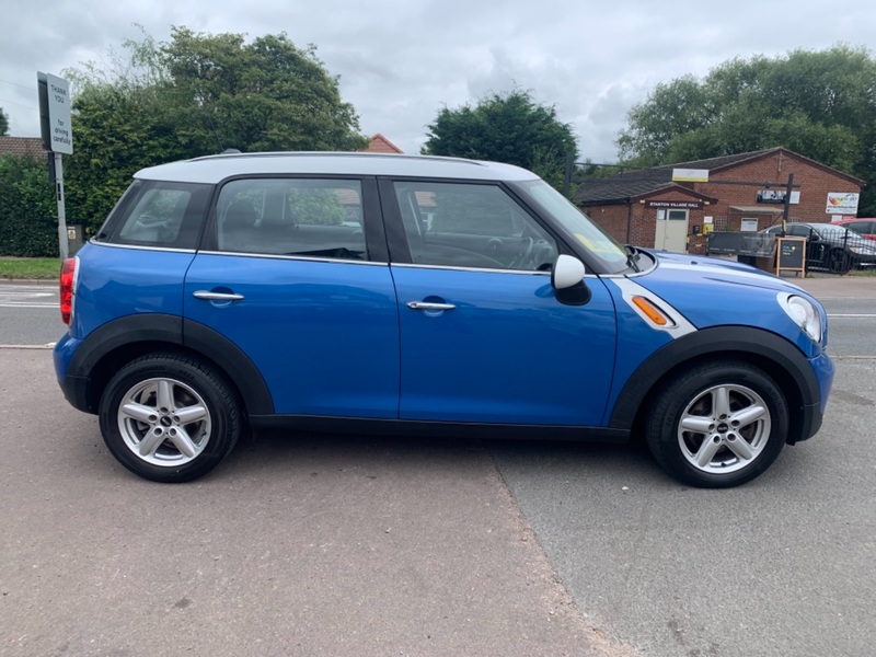 View MINI COUNTRYMAN 1.6 COOPER D **PEPPER PACK**