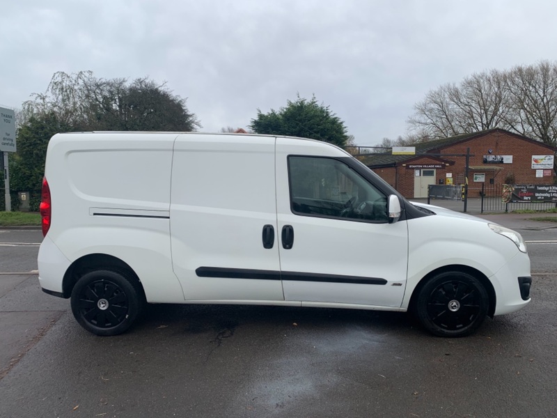 View VAUXHALL COMBO 2300 L2H1 CDTI SS SPORTIVE 1.6 CDTI 16v LWB