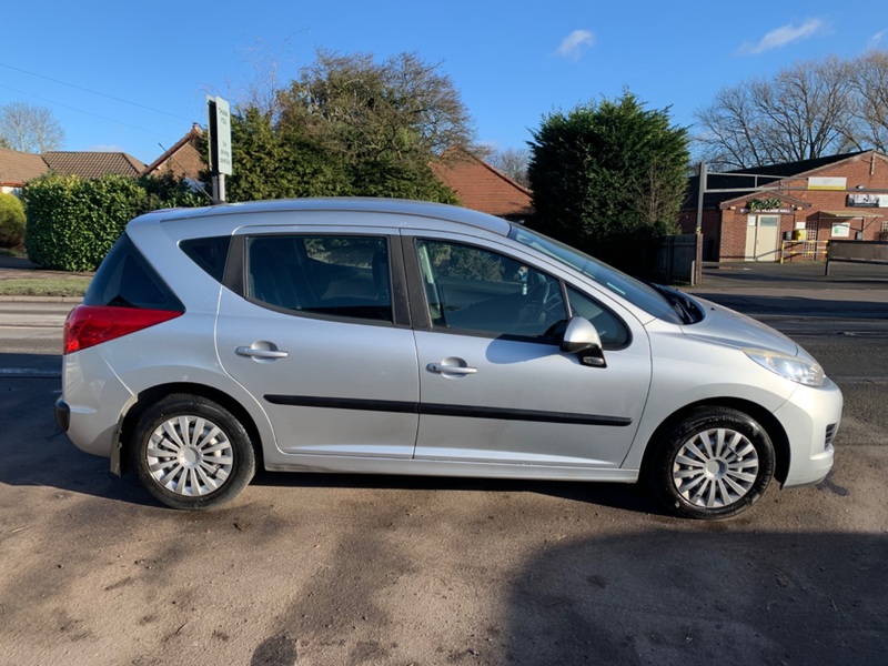 View PEUGEOT 207 SW 1.4 VTI S ESTATE