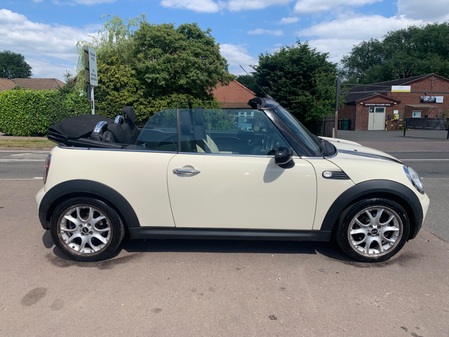 MINI CABRIOLET 1.6 COOPER * LAST LADY OWNER 10 YEARS * CHILLI PACK + HIGH SPECIFICATION UPGRADES*