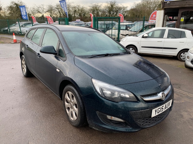 View VAUXHALL ASTRA 1.6 DESIGN CDTI ECOFLEX SS TOURER ESTATE**£20 ROAD TAX**