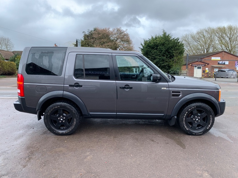 View LAND ROVER DISCOVERY 3 2.7 TDV6 S 4X4**7 SEATER**PRIVACY GLASS**SERVICE HISTORY**