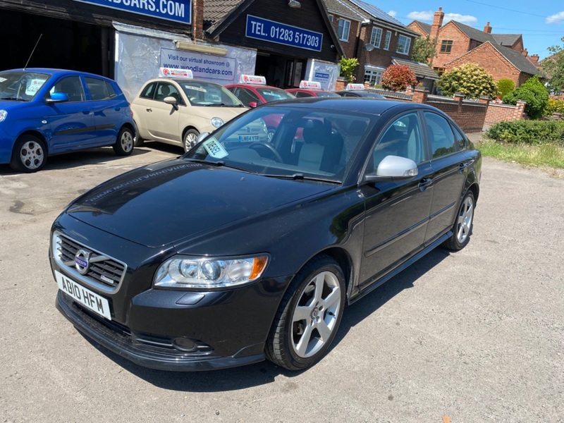 View VOLVO S40 D2 R-DESIGN 1.6 ** TWO TONE LEATHER * SERVICE HISTORY  **£35 ROAD TAX**