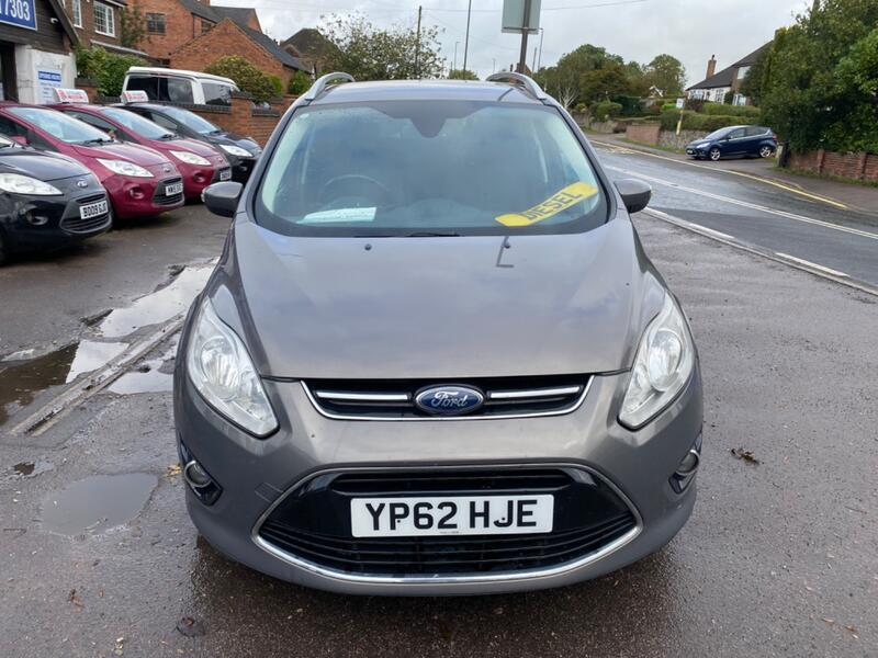 View FORD GRAND C-MAX 1.6 TDCi 115  TITANIUM *7 SEATER**1 PREVIOUS OWNER*